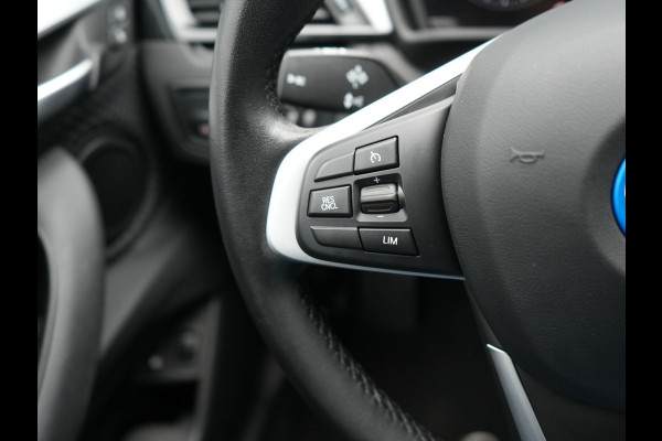 BMW X1 xDrive25e Plug In Hybrid 221pk Dealer O.H. PHEV | Camera | Voorstoelen Verwarmd | LED Koplampen | Cruise Control | Navigatie | DAB |