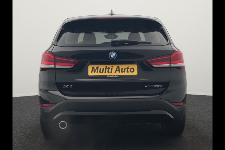 BMW X1 xDrive25e Plug In Hybrid 221pk Dealer O.H. PHEV | Camera | Voorstoelen Verwarmd | LED Koplampen | Cruise Control | Navigatie | DAB |
