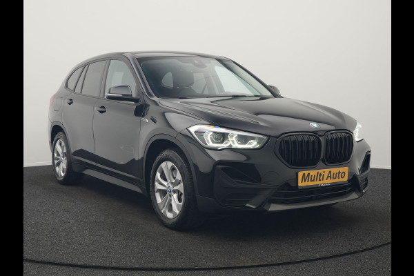 BMW X1 xDrive25e Plug In Hybrid 221pk Dealer O.H. PHEV | Camera | Voorstoelen Verwarmd | LED Koplampen | Cruise Control | Navigatie | DAB |