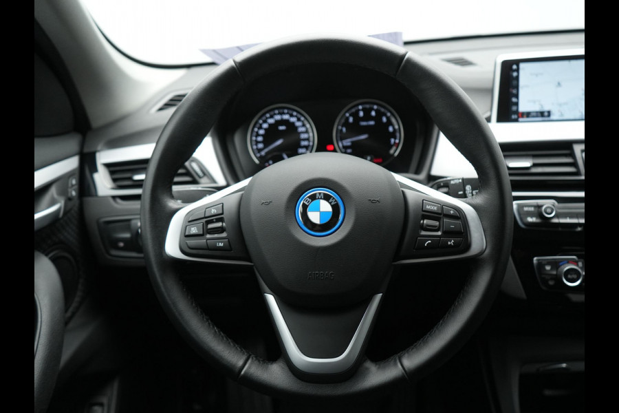 BMW X1 xDrive25e Plug In Hybrid 221pk Dealer O.H. PHEV | Camera | Voorstoelen Verwarmd | LED Koplampen | Cruise Control | Navigatie | DAB |
