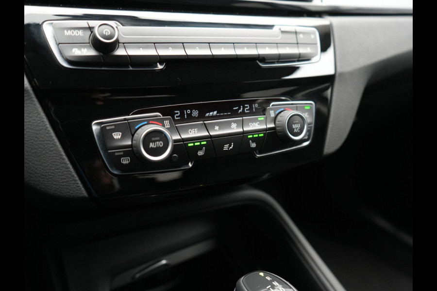 BMW X1 xDrive25e Plug In Hybrid 221pk Dealer O.H. PHEV | Camera | Voorstoelen Verwarmd | LED Koplampen | Cruise Control | Navigatie | DAB |