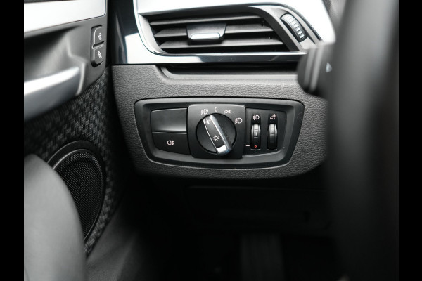 BMW X1 xDrive25e Plug In Hybrid 221pk Dealer O.H. PHEV | Camera | Voorstoelen Verwarmd | LED Koplampen | Cruise Control | Navigatie | DAB |