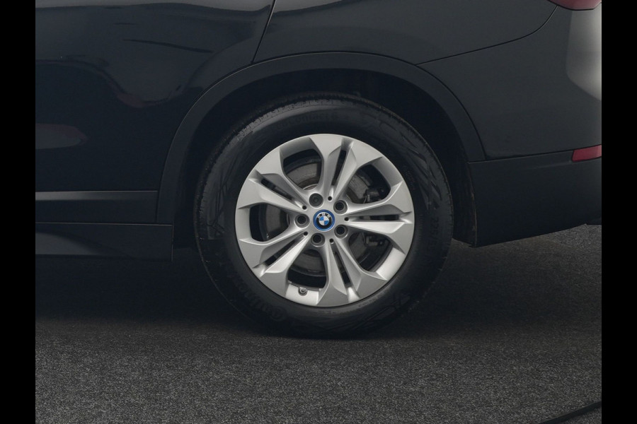 BMW X1 xDrive25e Plug In Hybrid 221pk Dealer O.H. PHEV | Camera | Voorstoelen Verwarmd | LED Koplampen | Cruise Control | Navigatie | DAB |