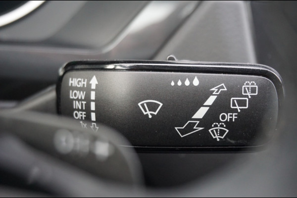 Volkswagen Tiguan 150PK Comfortline AUTOMAAT | TREKHAAK | ALL-SEASON