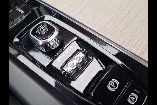 Volvo XC60 2.0 Recharge T6 AWD Inscription | Pano | Leder | Adaptive CC | Blindspot | Memory Seat |