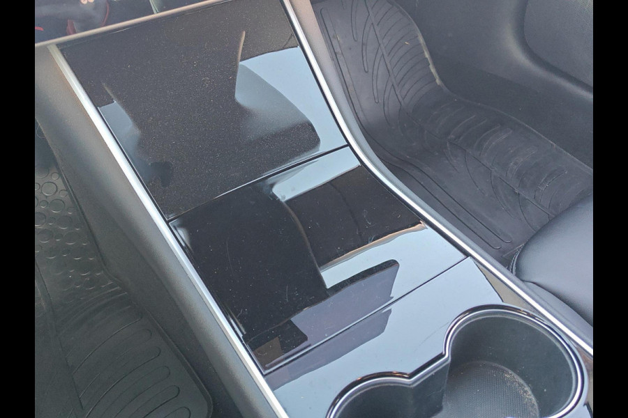 Tesla Model 3 Standard RWD Plus 60 kWh | Dodehoek detector | Panoramadak | Voorstoelen verwarmd | SOH 91%