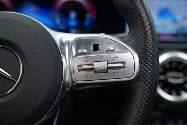 Mercedes-Benz A-Klasse A250 e AMG Line |Pano|Ambient|Carplay|Dodehoek|