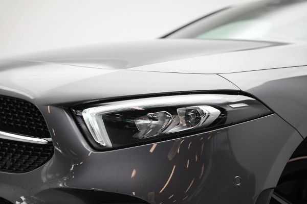 Mercedes-Benz A-Klasse A250 e AMG Line |Pano|Ambient|Carplay|Dodehoek|