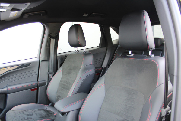 Ford Kuga 2.5-225pk Plug-in Hybrid ST-Line X. Hybride rijden voor een reële prijs ! Adaptive Cruise Control, Stoel-, achterbank, stuur- en voorraamverwarming, autm. airco dual, camera v+a, elektr. achterklep, side- en lane assist etc.