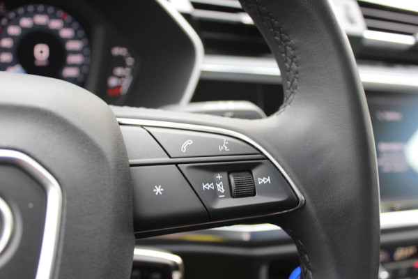 Audi Q3 35 TFSI Advanced edition Plus | Origin NL | Trekhaak | Camera | Cruise Control