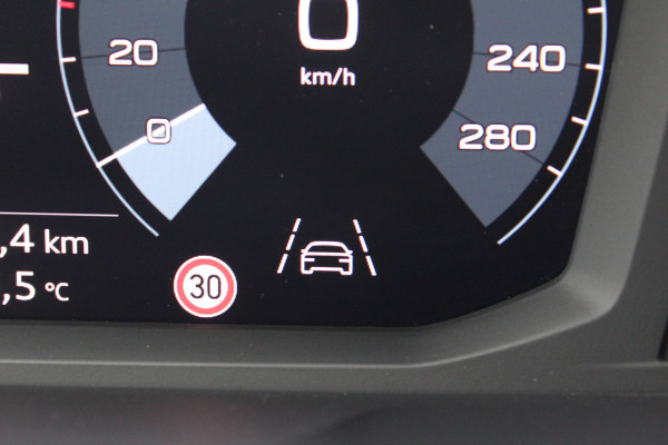 Audi Q3 35 TFSI Advanced edition Plus | Origin NL | Trekhaak | Camera | Cruise Control