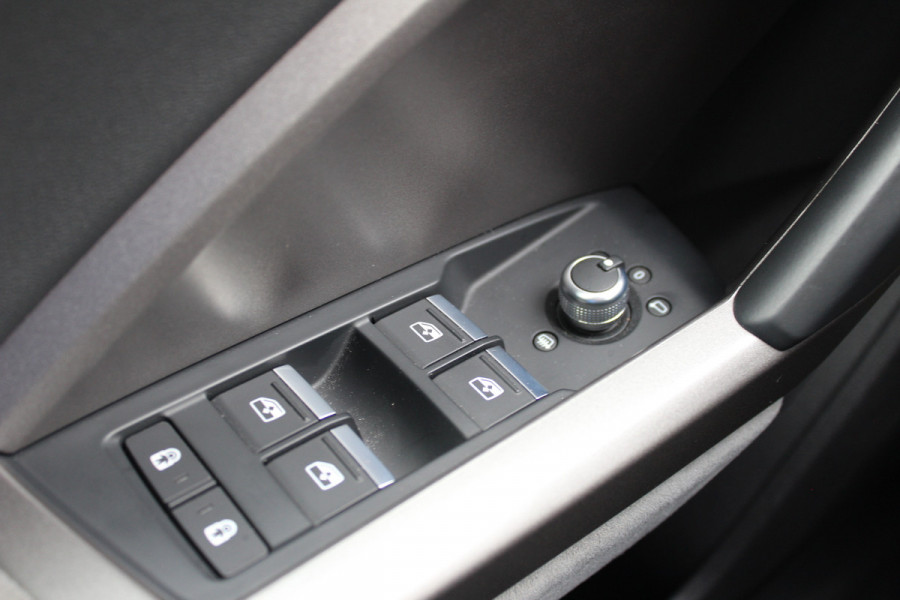 Audi Q3 35 TFSI Advanced edition Plus | Origin NL | Trekhaak | Camera | Cruise Control