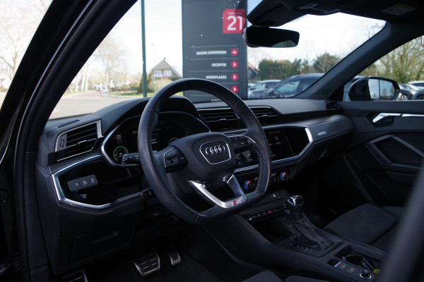 Audi Q3 Sportback 45 TFSI e 245 PK S-Line Edition, Panoramadak, 360 Camera, Sfeerverlichting