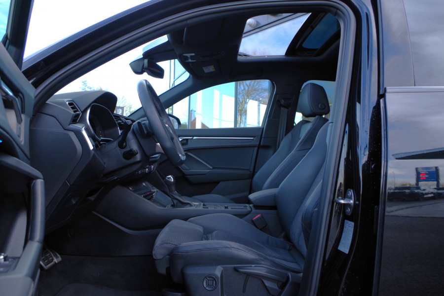 Audi Q3 Sportback 45 TFSI e 245 PK S-Line Edition, Panoramadak, 360 Camera, Sfeerverlichting