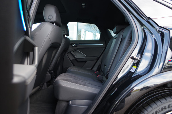 Audi Q3 Sportback 45 TFSI e 245 PK S-Line Edition, Panoramadak, 360 Camera, Sfeerverlichting