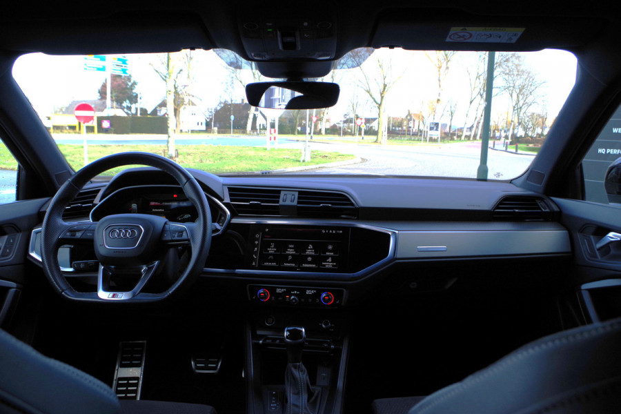 Audi Q3 Sportback 45 TFSI e 245 PK S-Line Edition, Panoramadak, 360 Camera, Sfeerverlichting