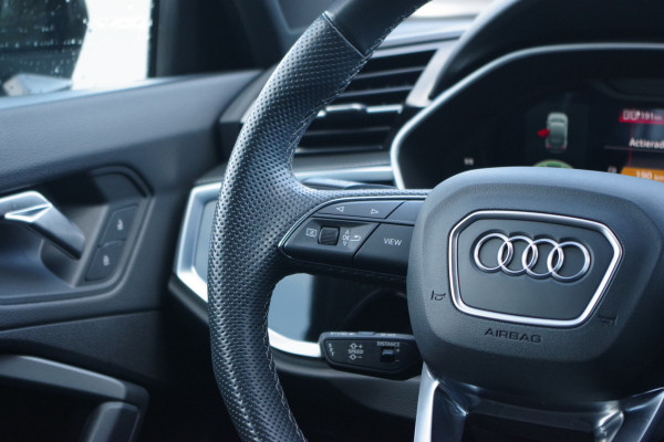 Audi Q3 Sportback 45 TFSI e 245 PK S-Line Edition, Panoramadak, 360 Camera, Sfeerverlichting