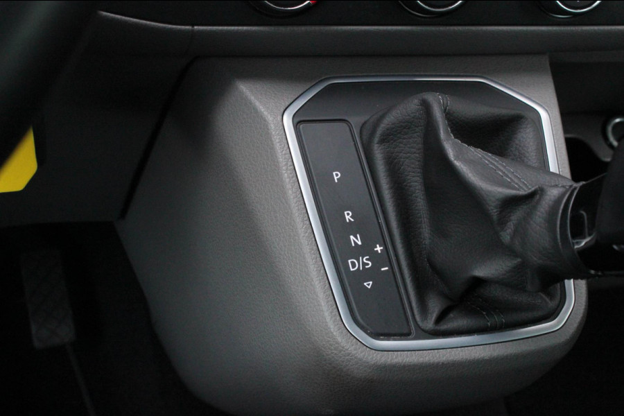 Volkswagen Transporter 2.0 TDI L2H1 BULLI DUBBEL CABINE 150PK 2020 JB- EDIITON / ACTIVE DISPLAY / VERLAGINGSVEREN / APPLE CARPLAY