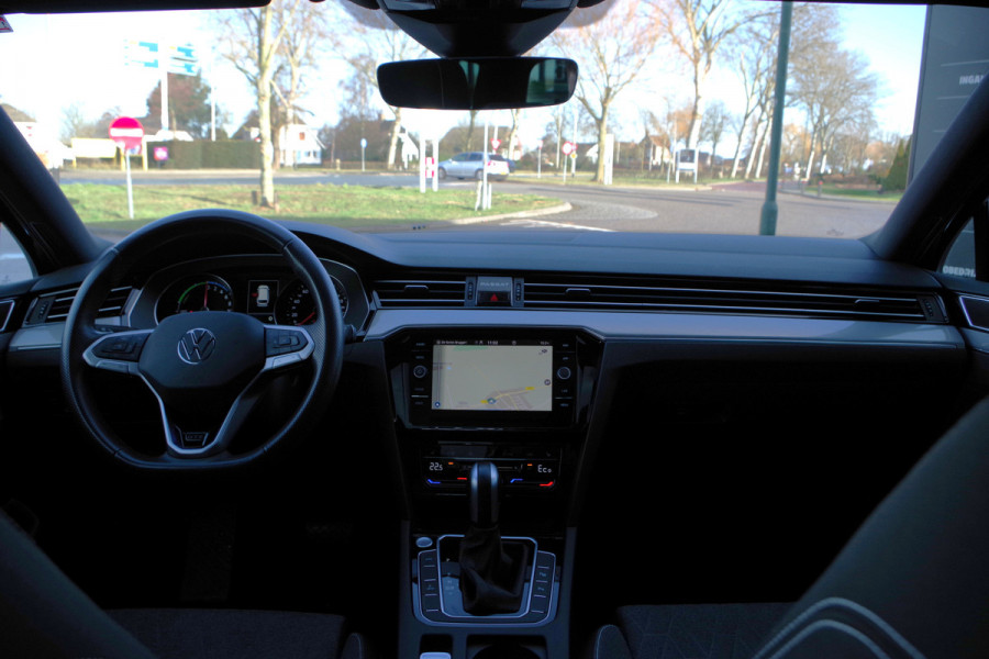 Volkswagen Passat Variant 1.4 TSI PHEV GTE 218 PK BNS, Panoramadak, Matrix-LED, Winterpakket, Keyless, Camera