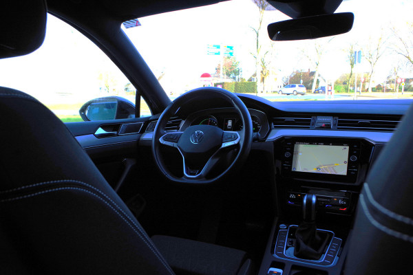Volkswagen Passat Variant 1.4 TSI PHEV GTE 218 PK BNS, Panoramadak, Matrix-LED, Winterpakket, Keyless, Camera