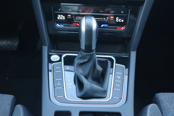 Volkswagen Passat Variant 1.4 TSI PHEV GTE 218 PK BNS, Panoramadak, Matrix-LED, Winterpakket, Keyless, Camera