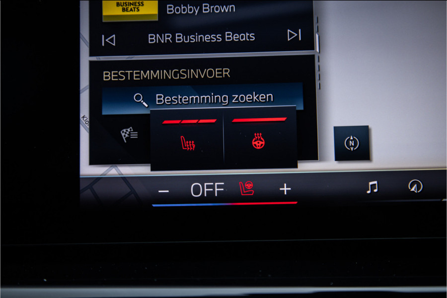 BMW X5 xDrive50e - M Sport | Panorama | H&K | Luchtvering | Memory | 360 Camera