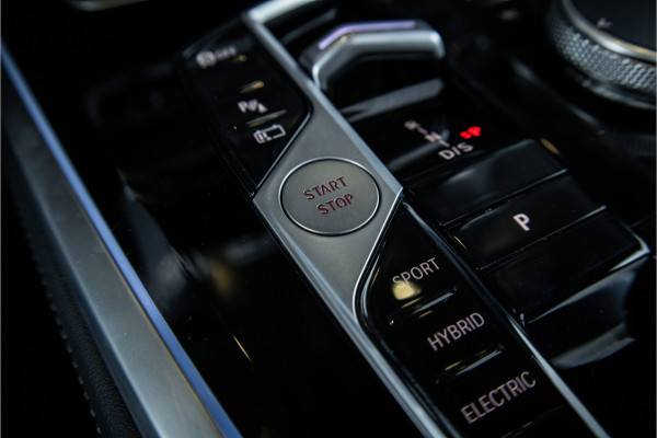 BMW X5 xDrive50e - M Sport | Panorama | H&K | Luchtvering | Memory | 360 Camera