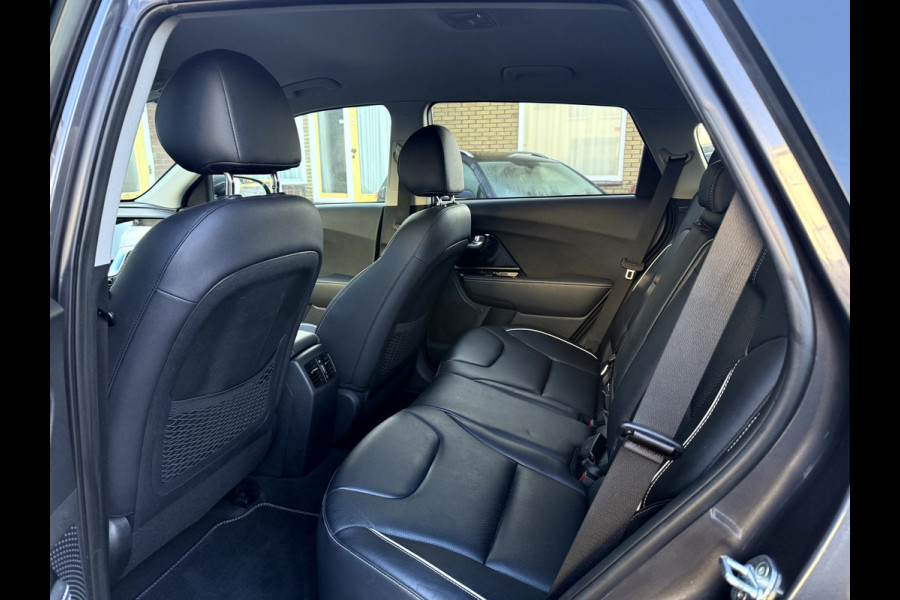 Kia e-Niro ExecutiveLine 64 kWh 3-Fase, Leer, Camera, Stoel/Stuur Verwarming