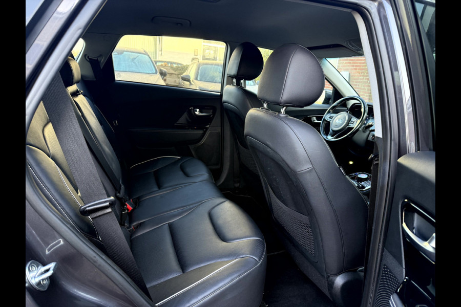 Kia e-Niro ExecutiveLine 64 kWh 3-Fase, Leer, Camera, Stoel/Stuur Verwarming