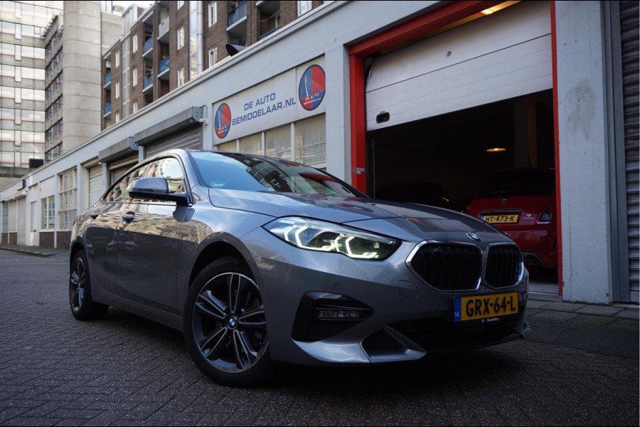 BMW 2 Serie Gran Coupé 218i | Panoramadak | Leer | Sportstoelen | M-Sport accenten | Verwarmd Sportstuur | Stoelverwarming | BMW onderhouden |