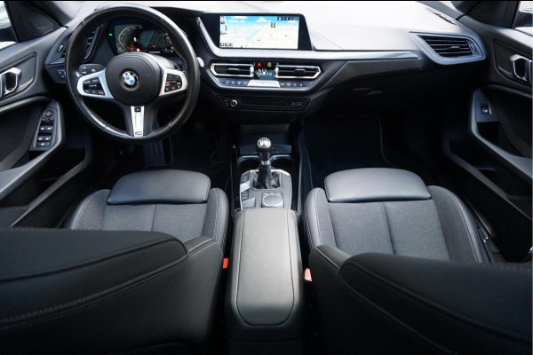 BMW 2 Serie Gran Coupé 218i | Panoramadak | Leer | Sportstoelen | M-Sport accenten | Verwarmd Sportstuur | Stoelverwarming | BMW onderhouden |
