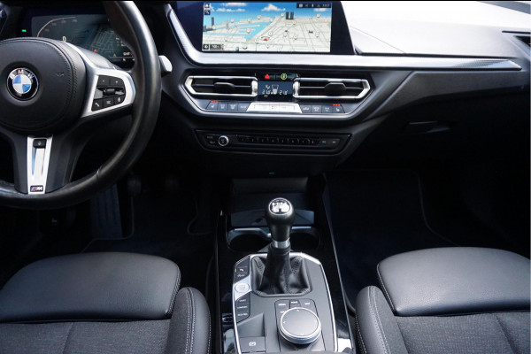 BMW 2 Serie Gran Coupé 218i | Panoramadak | Leer | Sportstoelen | M-Sport accenten | Verwarmd Sportstuur | Stoelverwarming | BMW onderhouden |