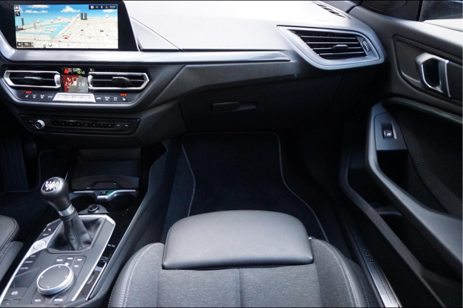 BMW 2 Serie Gran Coupé 218i | Panoramadak | Leer | Sportstoelen | M-Sport accenten | Verwarmd Sportstuur | Stoelverwarming | BMW onderhouden |