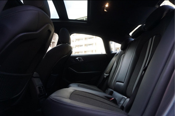 BMW 2 Serie Gran Coupé 218i | Panoramadak | Leer | Sportstoelen | M-Sport accenten | Verwarmd Sportstuur | Stoelverwarming | BMW onderhouden |