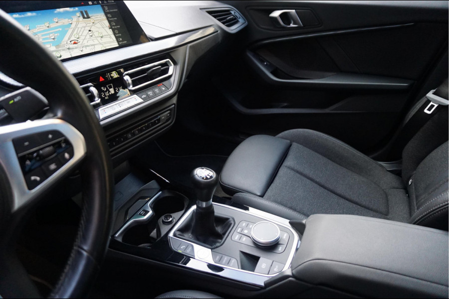 BMW 2 Serie Gran Coupé 218i | Panoramadak | Leer | Sportstoelen | M-Sport accenten | Verwarmd Sportstuur | Stoelverwarming | BMW onderhouden |