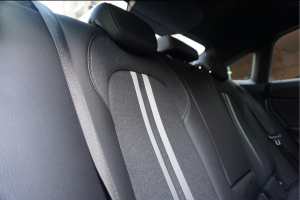 BMW 2 Serie Gran Coupé 218i | Panoramadak | Leer | Sportstoelen | M-Sport accenten | Verwarmd Sportstuur | Stoelverwarming | BMW onderhouden |