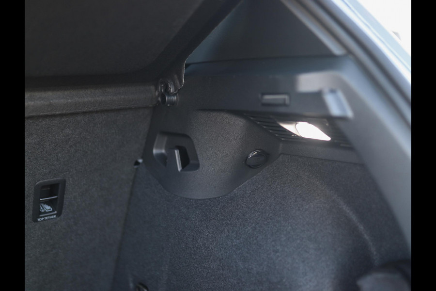 Volkswagen Golf 1.5 TSI R-Line Edition