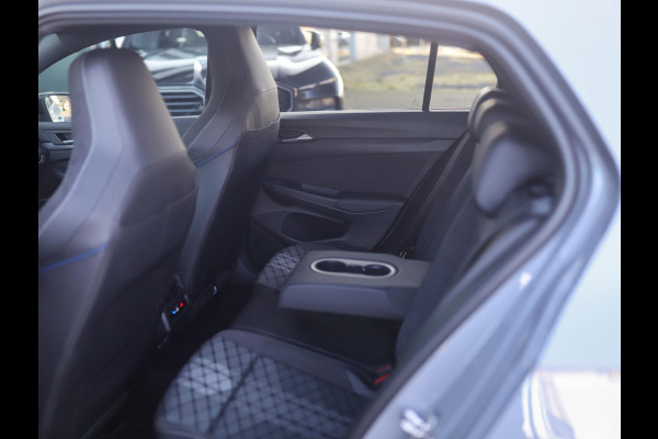 Volkswagen Golf 1.5 TSI R-Line Edition