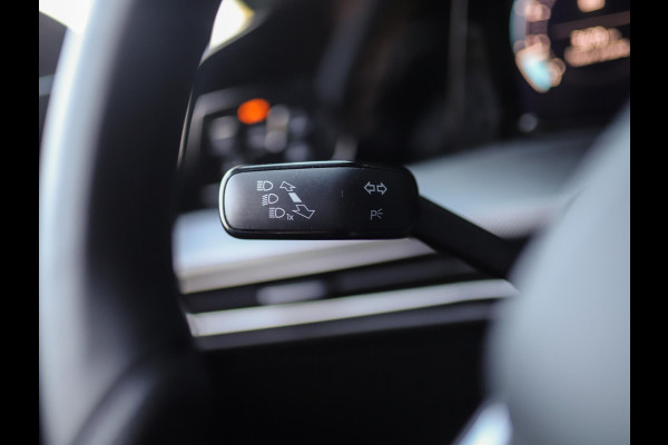 Volkswagen Golf 1.5 TSI R-Line Edition