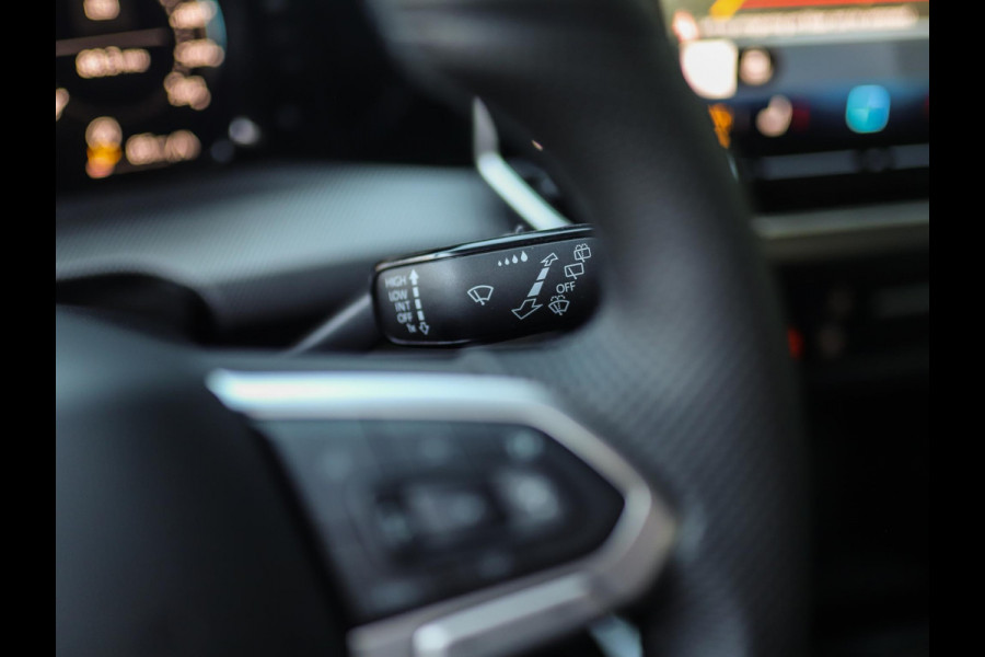 Volkswagen Golf 1.5 TSI R-Line Edition