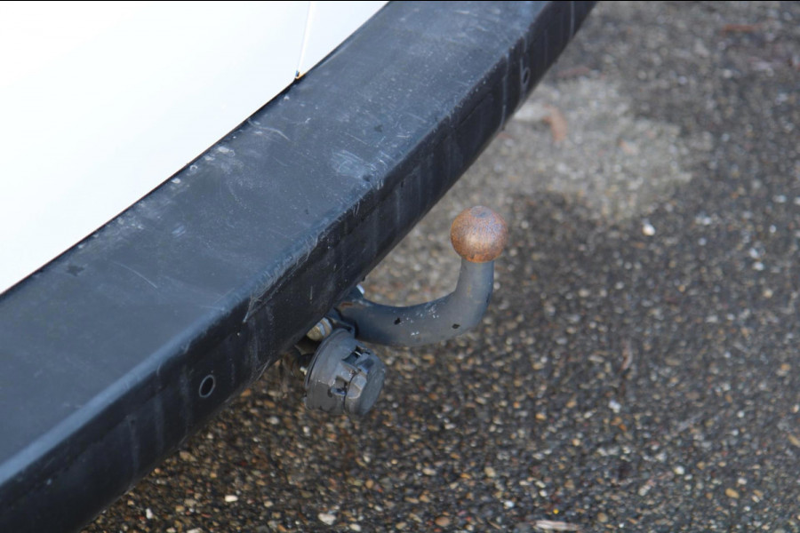 Peugeot Expert 2.0 BlueHDI 120PK L3H1 / Trekhaak / Laadruimte inrichting / Cruise / 3 zits