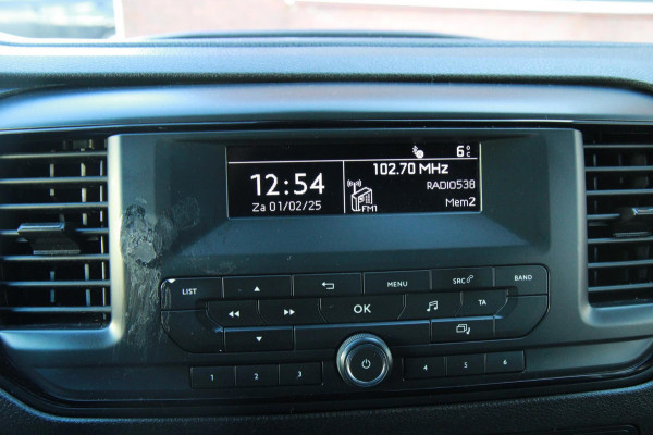 Peugeot Expert 2.0 BlueHDI 120PK L3H1 / Trekhaak / Laadruimte inrichting / Cruise / 3 zits