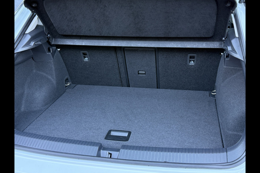 Volkswagen T-Roc 1.5 TSI Style | Camera | Apple Carplay | Trekhaak | IQ Light