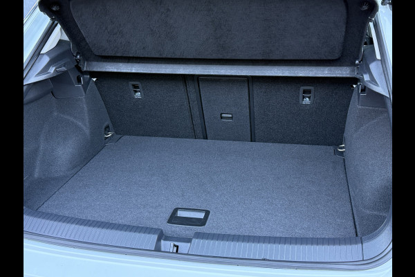 Volkswagen T-Roc 1.5 TSI Style | Camera | Apple Carplay | Trekhaak | IQ Light