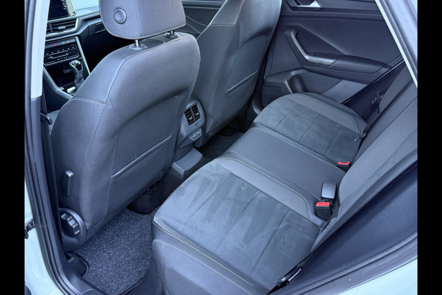 Volkswagen T-Roc 1.5 TSI Style | Camera | Apple Carplay | Trekhaak | IQ Light