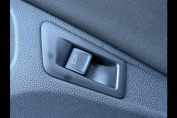 Volkswagen T-Roc 1.5 TSI Style | Camera | Apple Carplay | Trekhaak | IQ Light