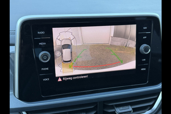 Volkswagen T-Roc 1.5 TSI Style | Camera | Apple Carplay | Trekhaak | IQ Light