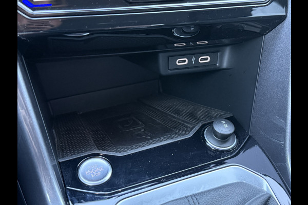 Volkswagen T-Roc 1.5 TSI Style | Camera | Apple Carplay | Trekhaak | IQ Light