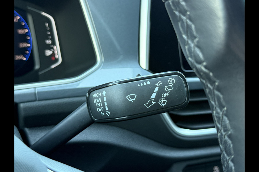 Volkswagen T-Roc 1.5 TSI Style | Camera | Apple Carplay | Trekhaak | IQ Light