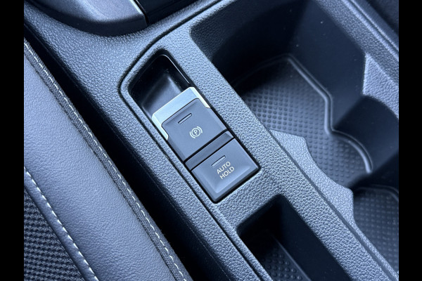 Volkswagen T-Roc 1.5 TSI Style | Camera | Apple Carplay | Trekhaak | IQ Light